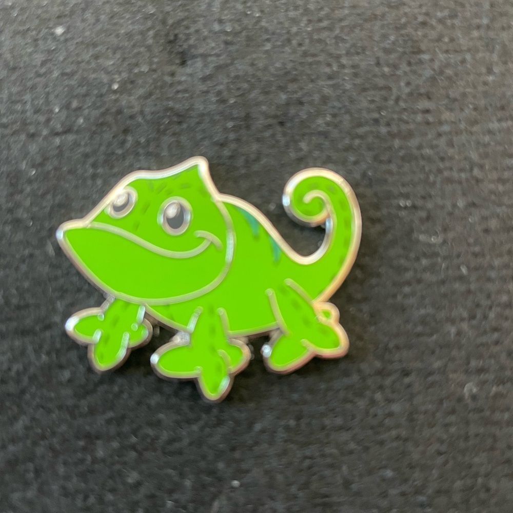 Pascal Enamel Pin Disney Tangled
